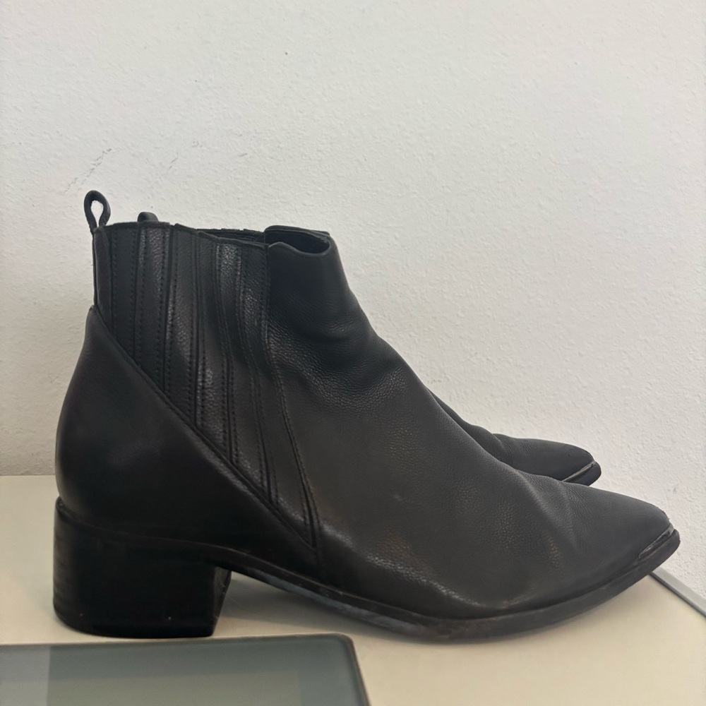 MARC FISHER BLACK POINTED TOE ANKLE LEATHER BOOTIES SZ 7M